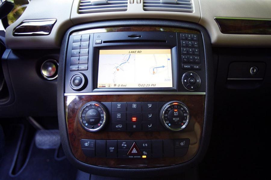 Mercedes-Benz R-Class 2011 года  (фото 128 из 186)